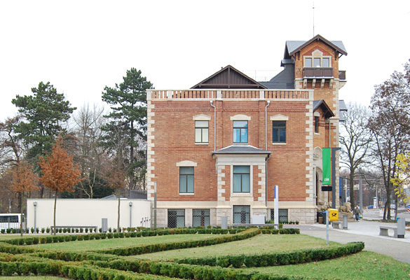 Denkmalgeschützte Villa Angerbrücke, Jahnallee, Leipzig