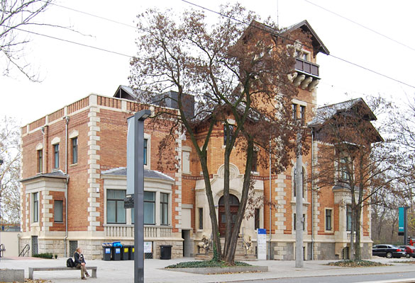 Denkmalgeschützte Villa Angerbrücke, Jahnallee, Leipzig